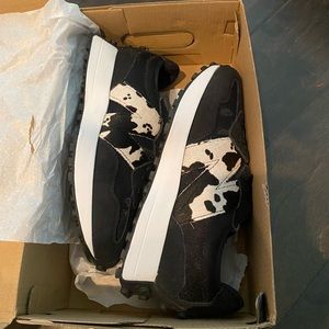 Brand New New Balance 327 Sz 8